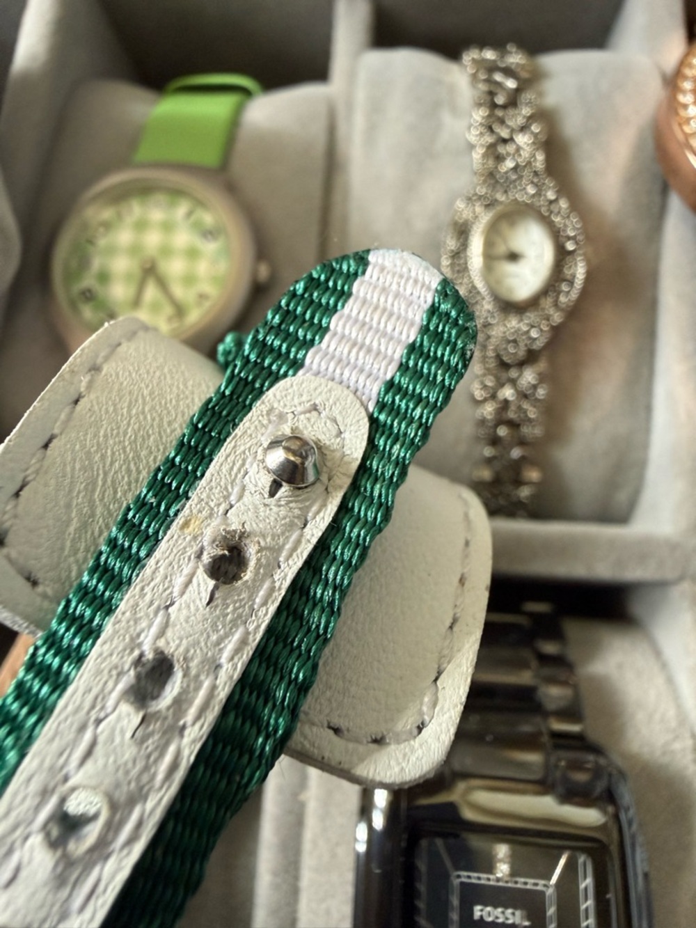 Leather Lacoste white & green band watch - Picture 4 of 6